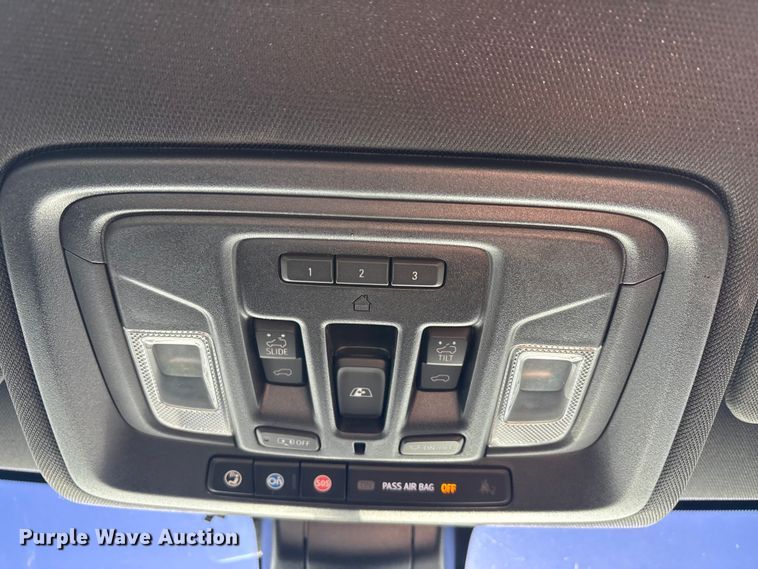 image for item EU4786 2022 Chevrolet Silverado 2500HD Crew Cab pickup truck