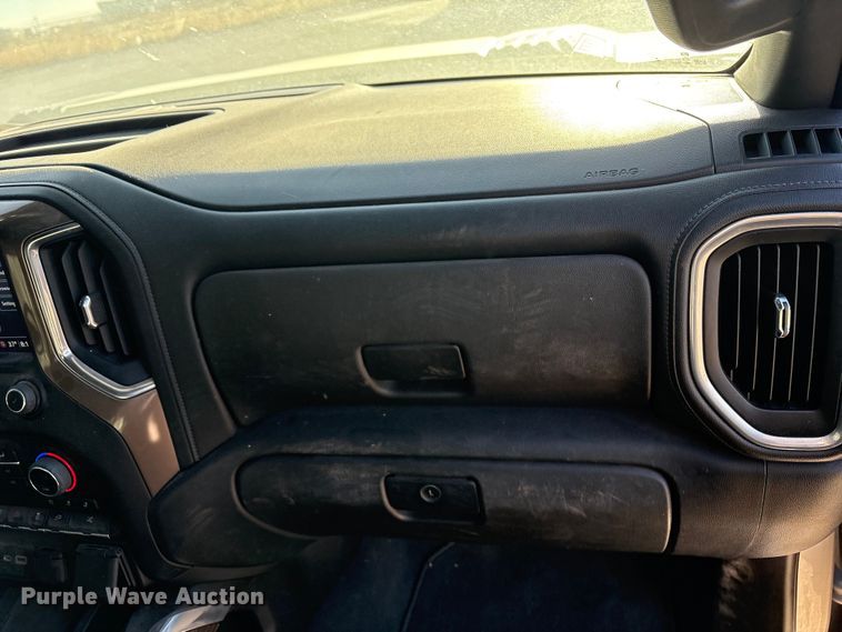 image for item EU4786 2022 Chevrolet Silverado 2500HD Crew Cab pickup truck