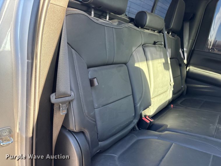 image for item EU4786 2022 Chevrolet Silverado 2500HD Crew Cab pickup truck