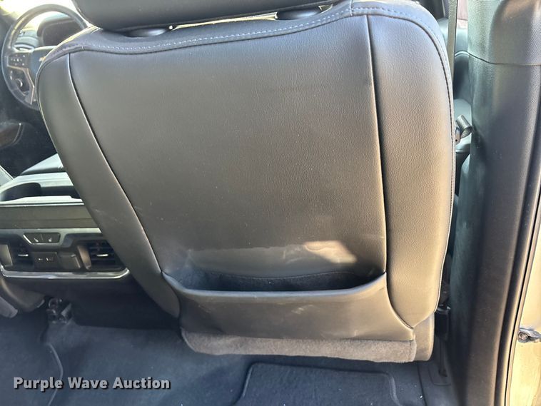 image for item EU4786 2022 Chevrolet Silverado 2500HD Crew Cab pickup truck