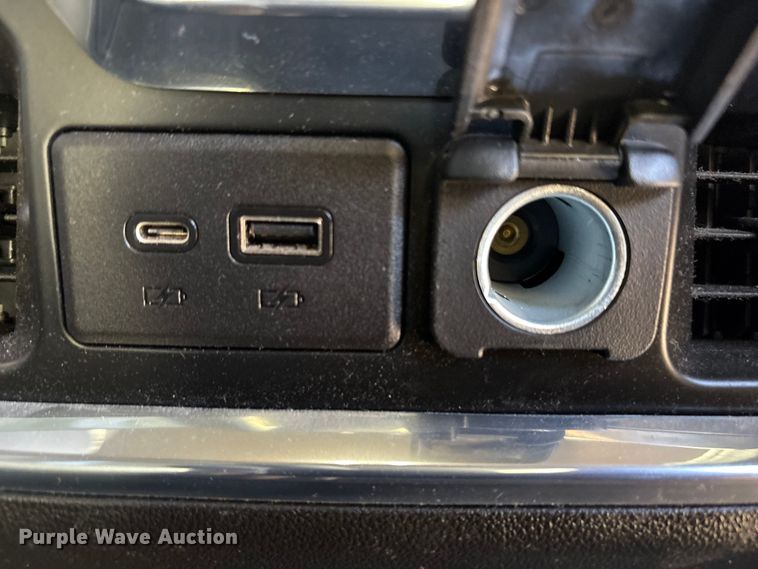 image for item EU4786 2022 Chevrolet Silverado 2500HD Crew Cab pickup truck