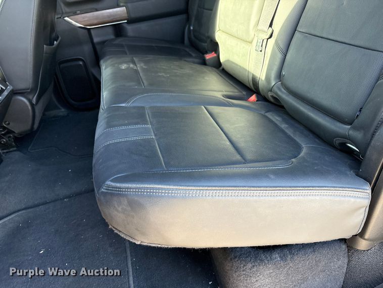 image for item EU4786 2022 Chevrolet Silverado 2500HD Crew Cab pickup truck