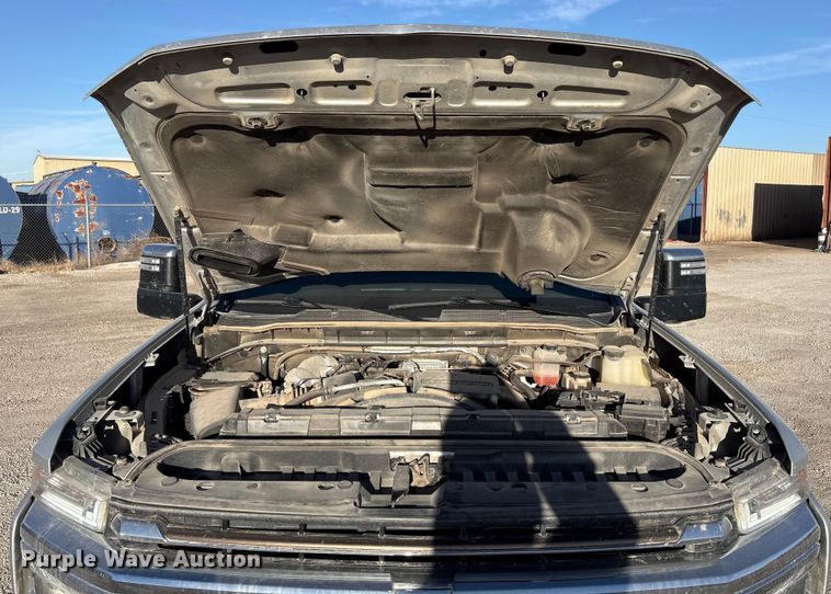 image for item EU4786 2022 Chevrolet Silverado 2500HD Crew Cab pickup truck