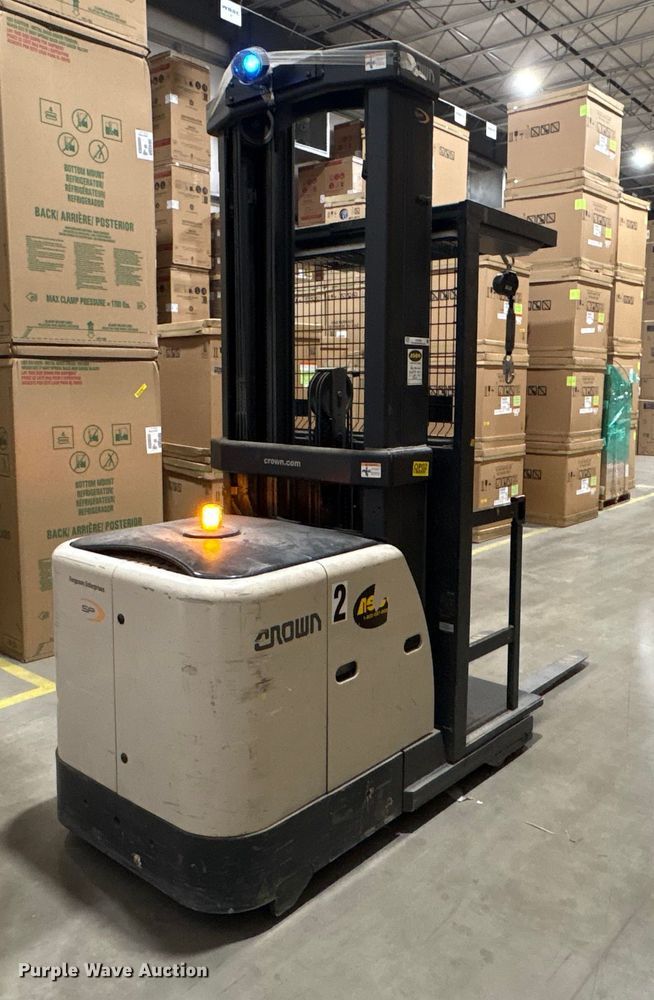 image for item EU4788 2017 Crown SP3520-30 order picker