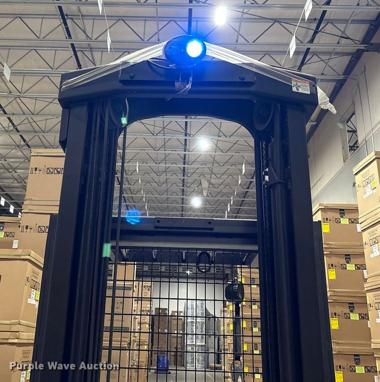 image for item EU4788 2017 Crown SP3520-30 order picker