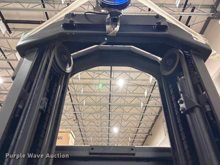 image for item EU4788 2017 Crown SP3520-30 order picker