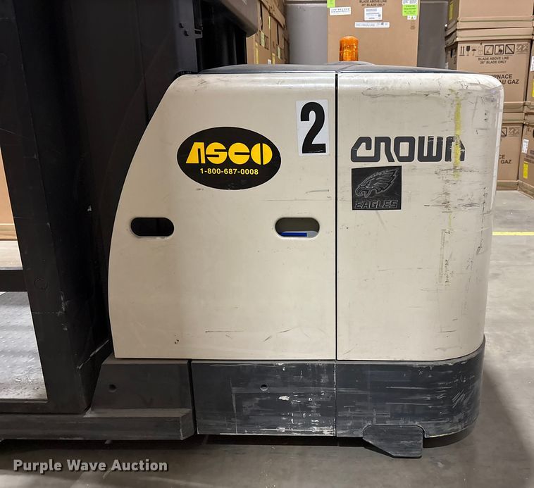 image for item EU4788 2017 Crown SP3520-30 order picker