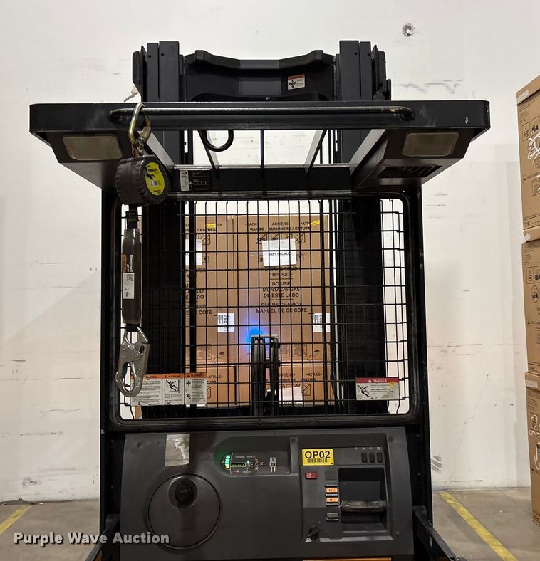 image for item EU4788 2017 Crown SP3520-30 order picker