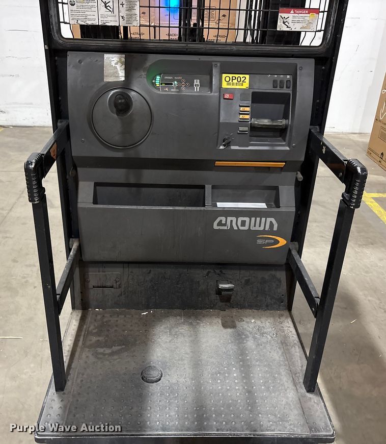 image for item EU4788 2017 Crown SP3520-30 order picker