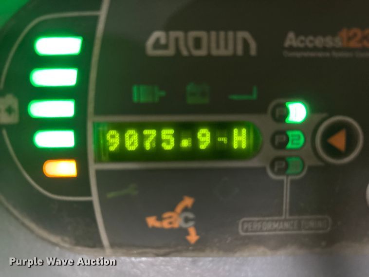 image for item EU4788 2017 Crown SP3520-30 order picker