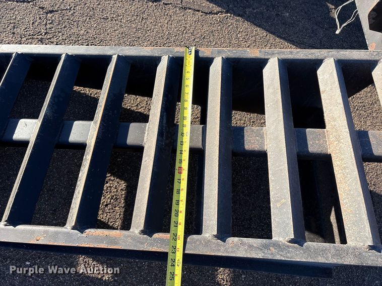 image for item EU4791 2016 TEM  equipment trailer