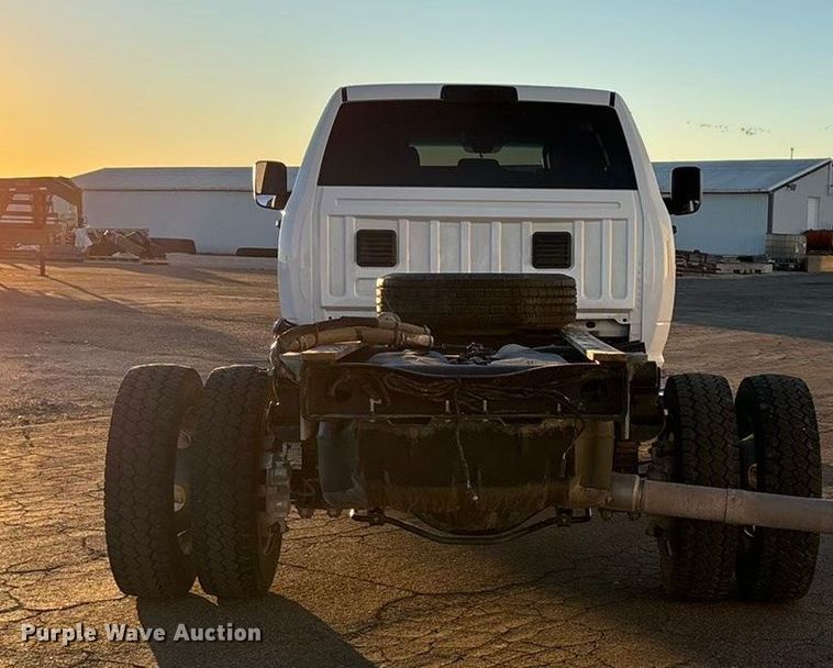 image for item EU4792 2016 RAM 5500HD truck cab and chassis