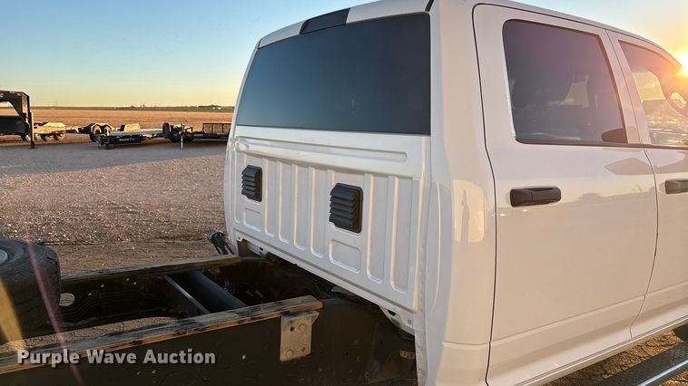 image for item EU4792 2016 RAM 5500HD truck cab and chassis