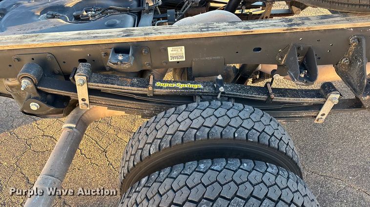 image for item EU4792 2016 RAM 5500HD truck cab and chassis