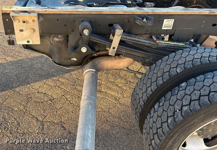 image for item EU4792 2016 RAM 5500HD truck cab and chassis