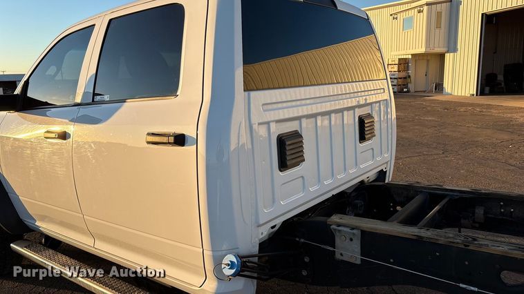 image for item EU4792 2016 RAM 5500HD truck cab and chassis