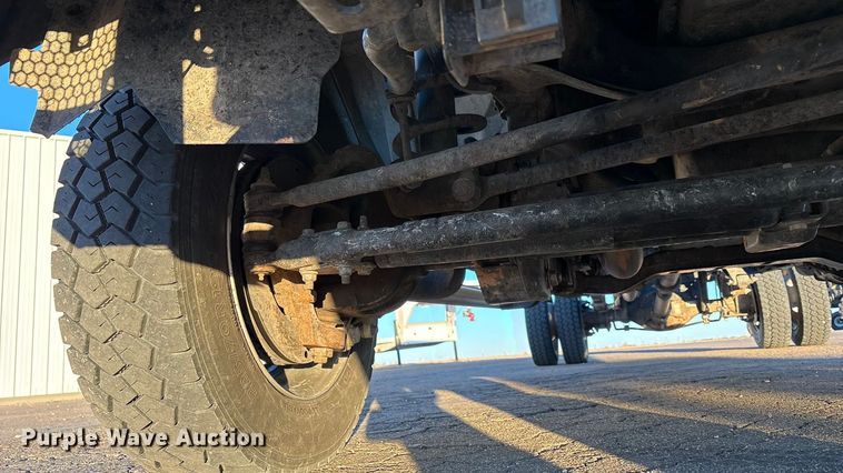 image for item EU4792 2016 RAM 5500HD truck cab and chassis