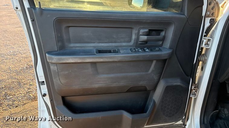 image for item EU4792 2016 RAM 5500HD truck cab and chassis