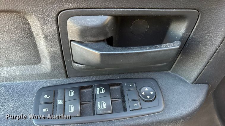 image for item EU4792 2016 RAM 5500HD truck cab and chassis