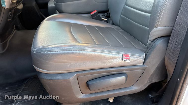 image for item EU4792 2016 RAM 5500HD truck cab and chassis