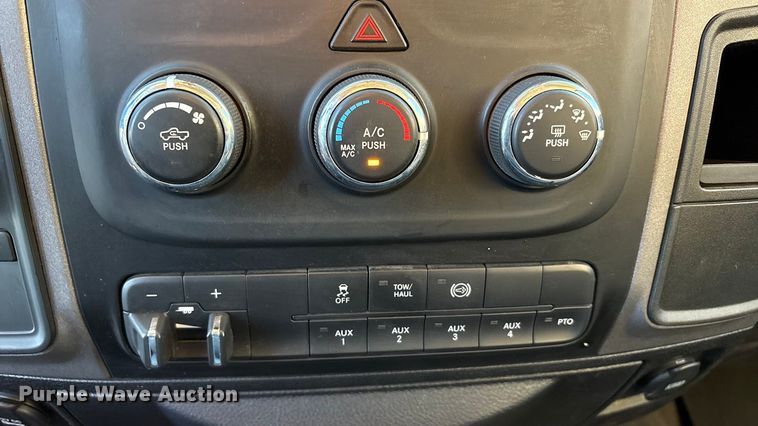 image for item EU4792 2016 RAM 5500HD truck cab and chassis