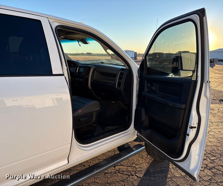 image for item EU4792 2016 RAM 5500HD truck cab and chassis