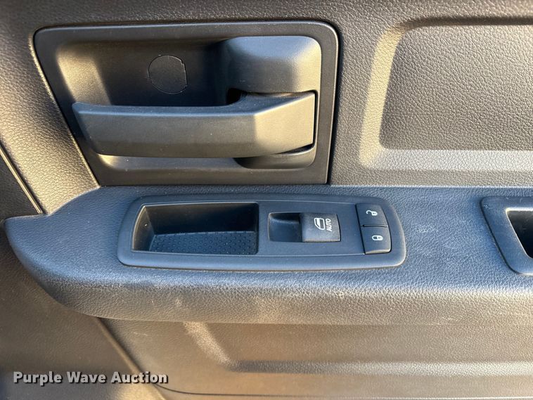 image for item EU4792 2016 RAM 5500HD truck cab and chassis