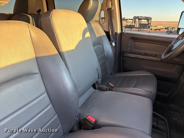 image for item EU4792 2016 RAM 5500HD truck cab and chassis