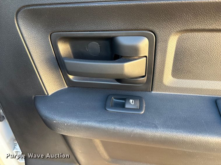 image for item EU4792 2016 RAM 5500HD truck cab and chassis