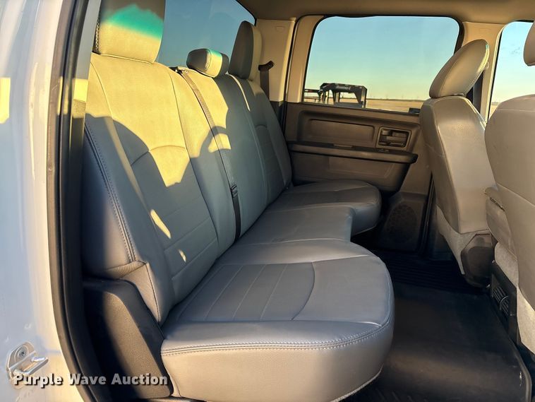 image for item EU4792 2016 RAM 5500HD truck cab and chassis