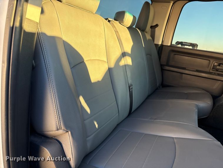 image for item EU4792 2016 RAM 5500HD truck cab and chassis