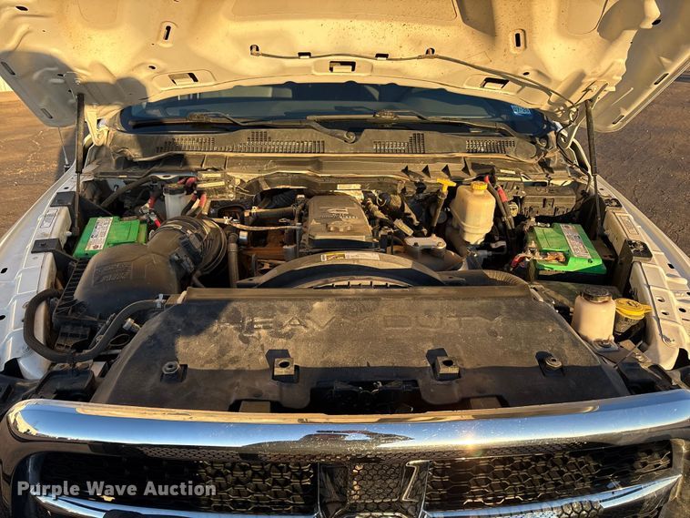 image for item EU4792 2016 RAM 5500HD truck cab and chassis