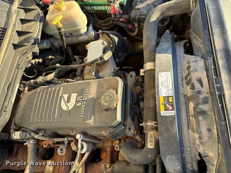 image for item EU4792 2016 RAM 5500HD truck cab and chassis