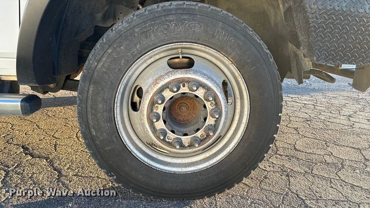 image for item EU4792 2016 RAM 5500HD truck cab and chassis