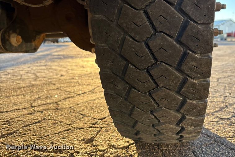 image for item EU4792 2016 RAM 5500HD truck cab and chassis