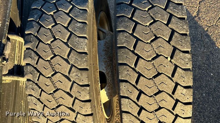 image for item EU4792 2016 RAM 5500HD truck cab and chassis