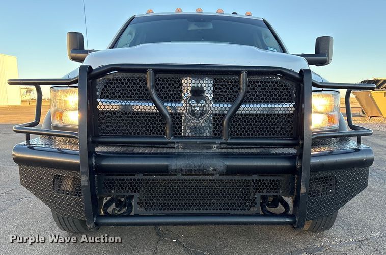 image for item EU4793 2016 RAM 5500HD truck cab and chassis