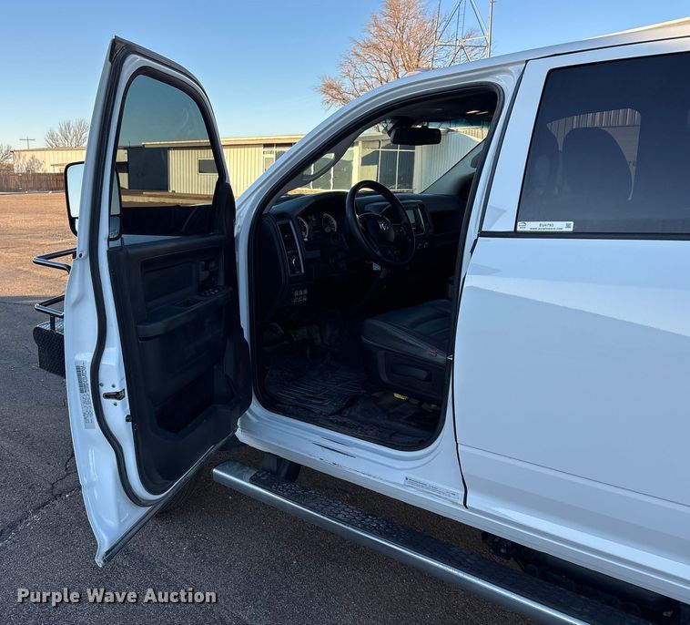 image for item EU4793 2016 RAM 5500HD truck cab and chassis