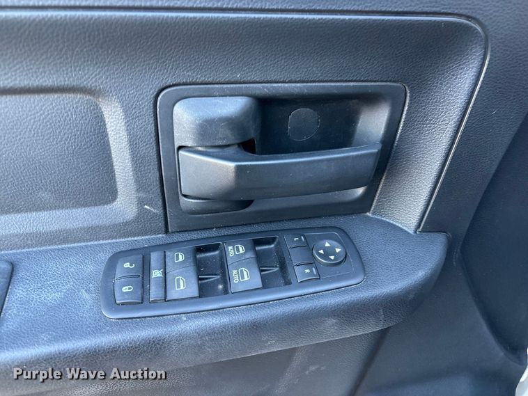 image for item EU4793 2016 RAM 5500HD truck cab and chassis