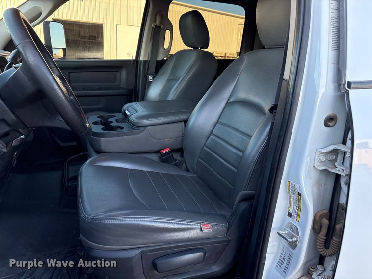 image for item EU4793 2016 RAM 5500HD truck cab and chassis