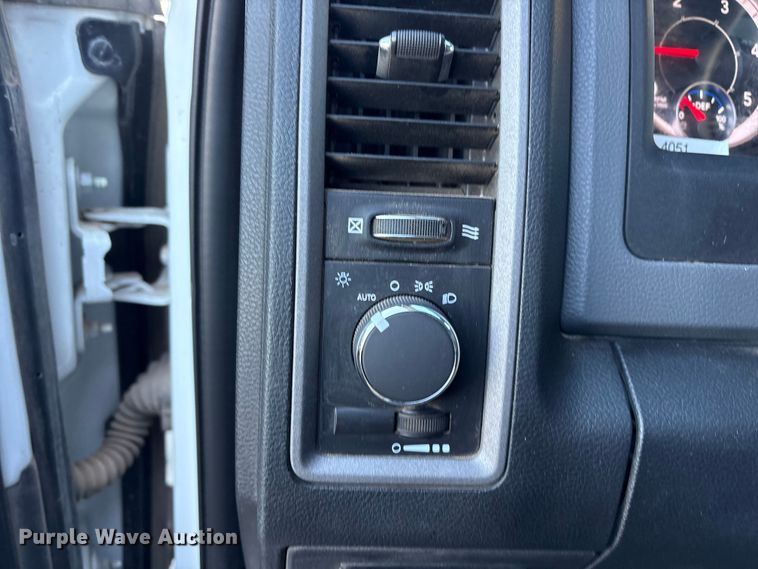 image for item EU4793 2016 RAM 5500HD truck cab and chassis