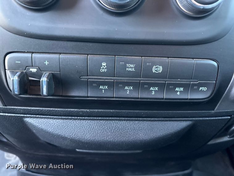 image for item EU4793 2016 RAM 5500HD truck cab and chassis