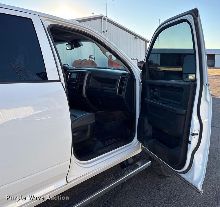 image for item EU4793 2016 RAM 5500HD truck cab and chassis