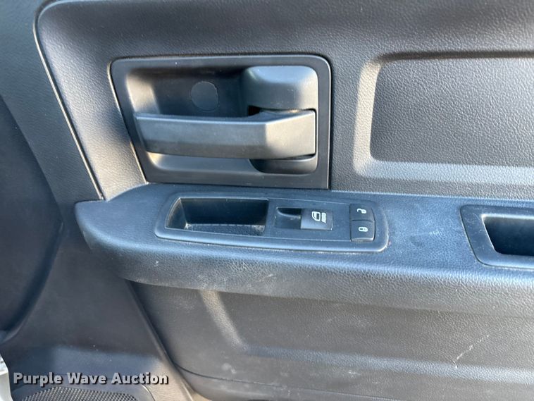 image for item EU4793 2016 RAM 5500HD truck cab and chassis