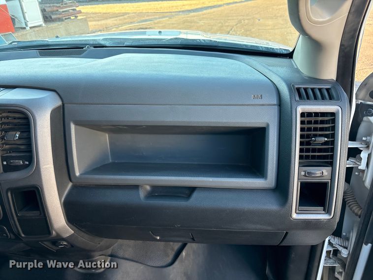 image for item EU4793 2016 RAM 5500HD truck cab and chassis