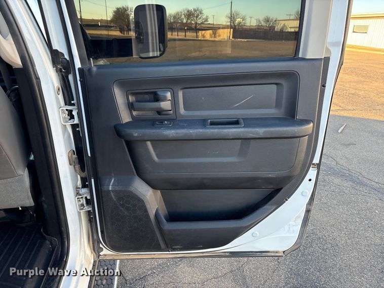 image for item EU4793 2016 RAM 5500HD truck cab and chassis