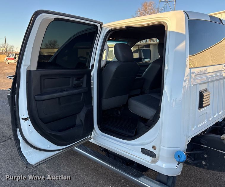 image for item EU4793 2016 RAM 5500HD truck cab and chassis