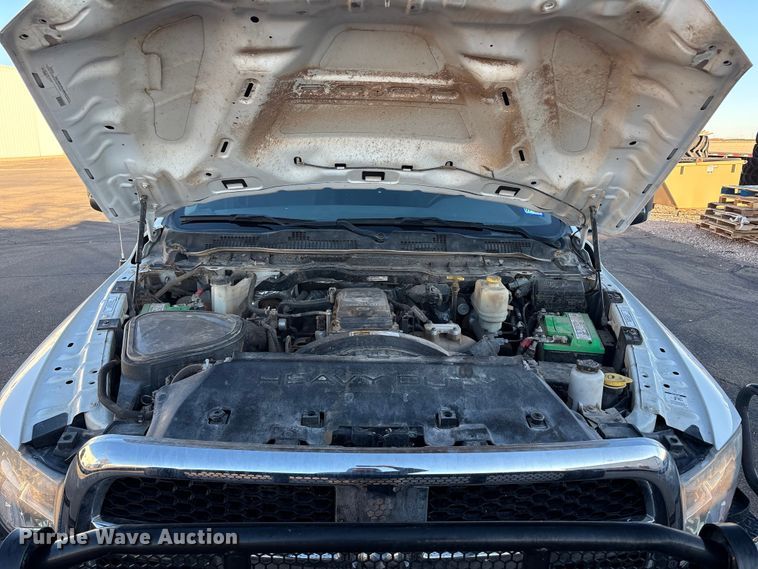 image for item EU4793 2016 RAM 5500HD truck cab and chassis