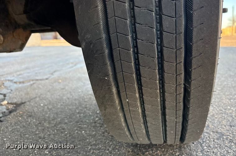 image for item EU4793 2016 RAM 5500HD truck cab and chassis