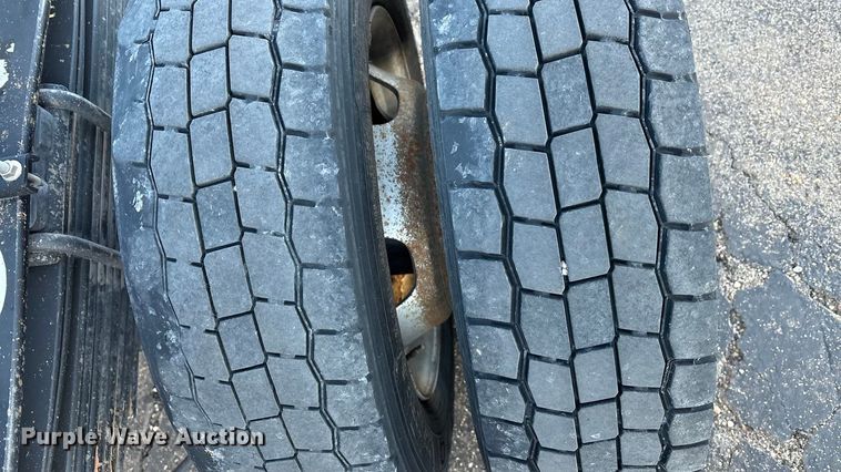 image for item EU4793 2016 RAM 5500HD truck cab and chassis